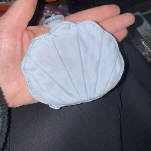 BagguBlue Shell-Shaped Pouch